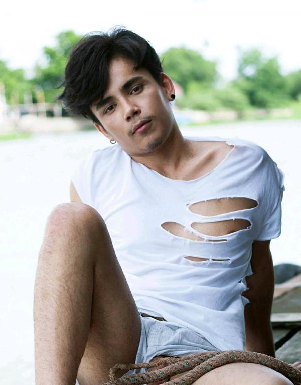 MAN-OMG-7---JOEY-RAINING-BOY